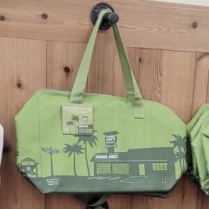 NWT! OLIVE GREEN! Large Trader Joe’s Insulated Cooler Bag